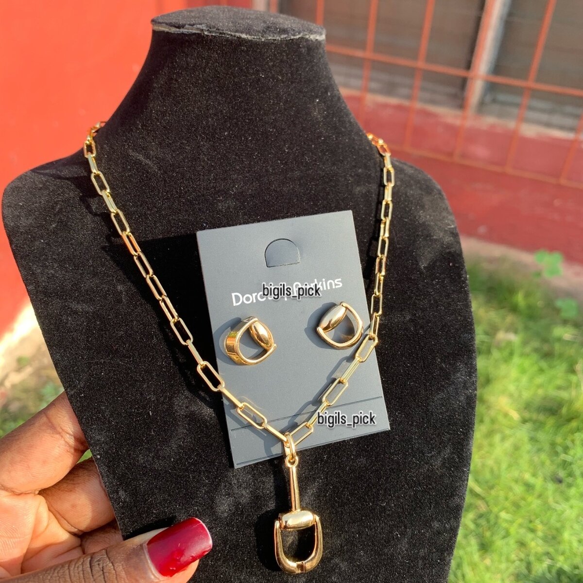 Necklace & Earring set