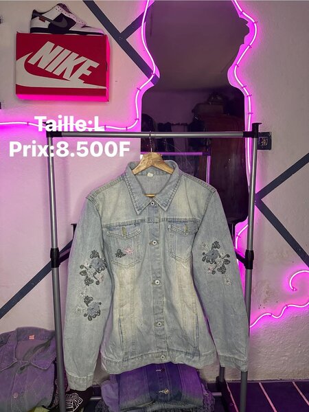 Veste en jean brodée femme