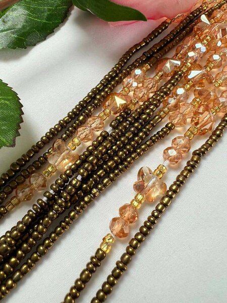 Collier en perles au rien doré