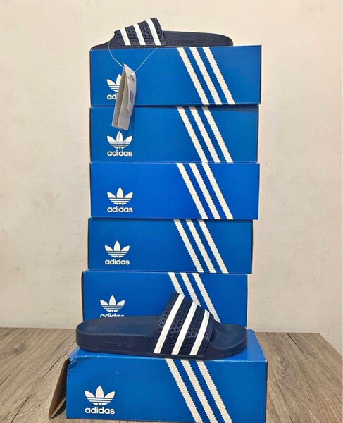 Claquettes Adidas originales
