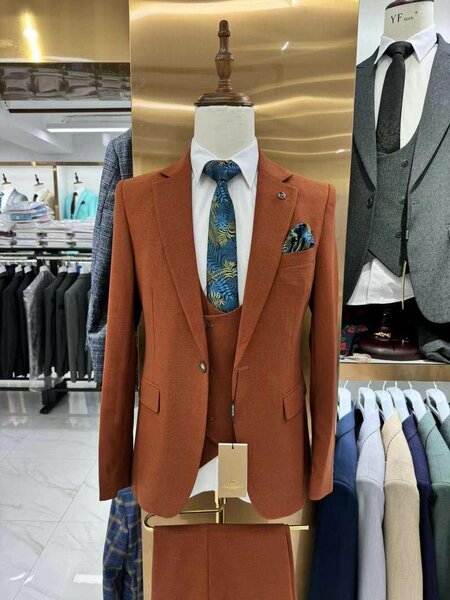 Costume de cérémonie élégant pour homme