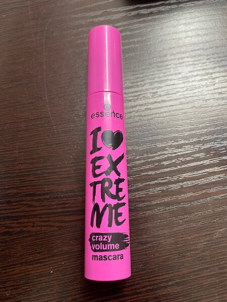 Mascara Volume Extrême Essence