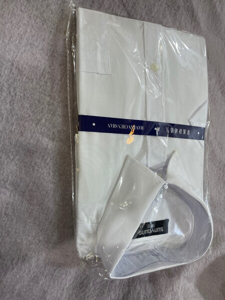 White short sleeve shirt