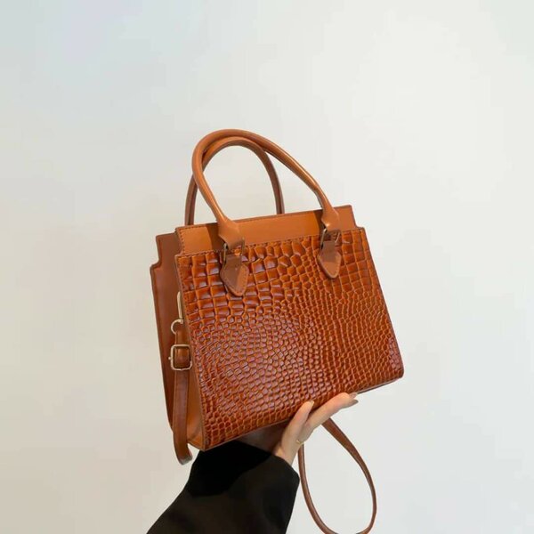 Sac à main croco élégant