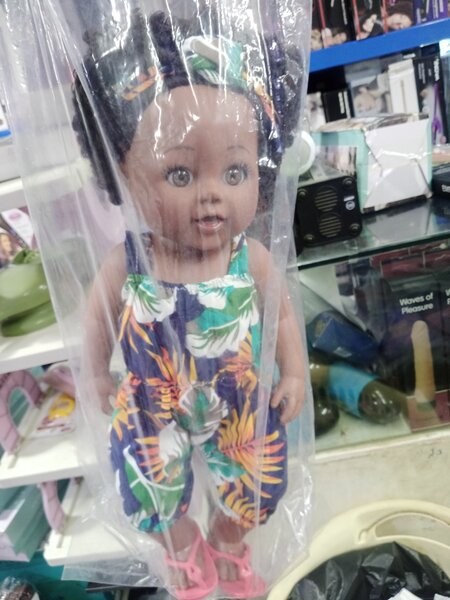 Grande Poupée africaine solide