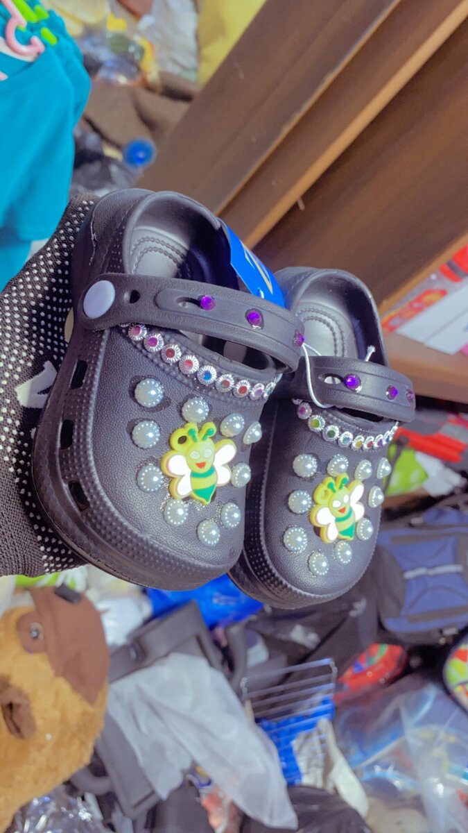 Kids fashionable crocs