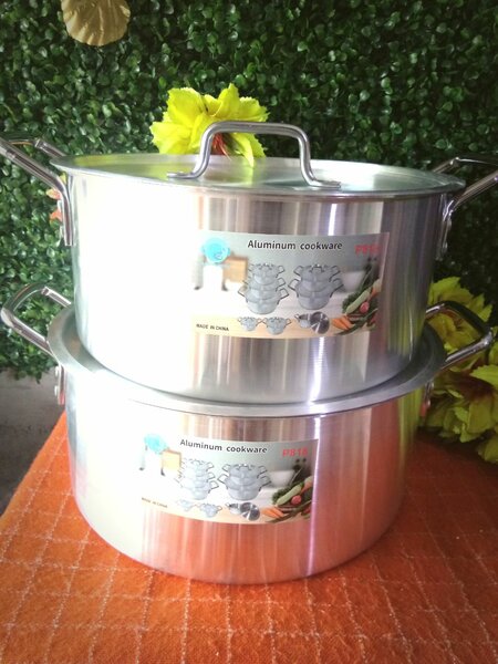 2 casseroles en acier inoxydab