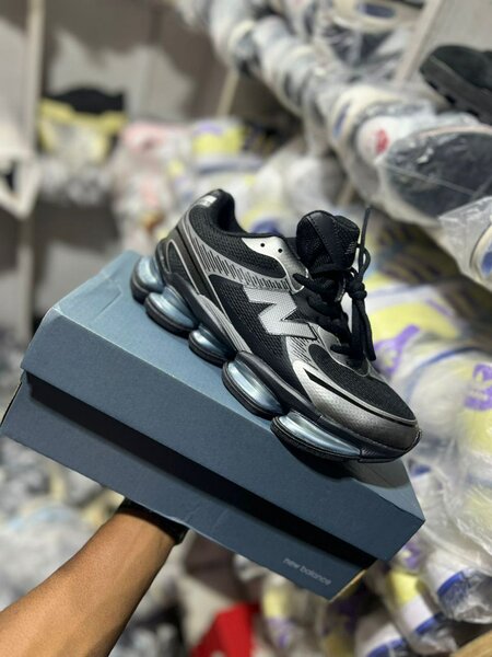 Baskets New Balance 2000