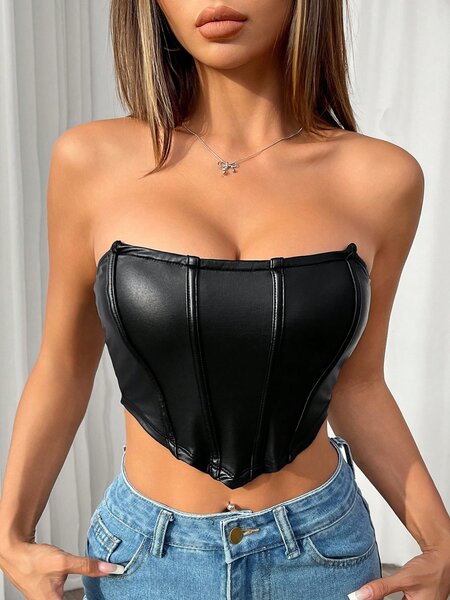 Top dos nu élégant femme