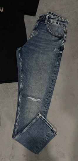 Jeans size 32
