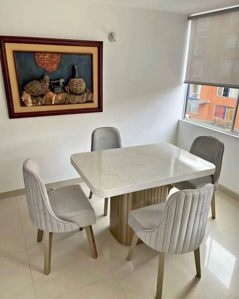 Table à manger moderne