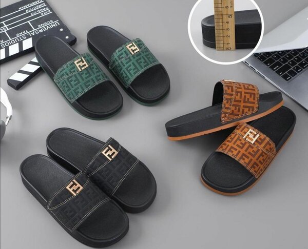 Sandales Fendi Noir, Vert, Marron homme