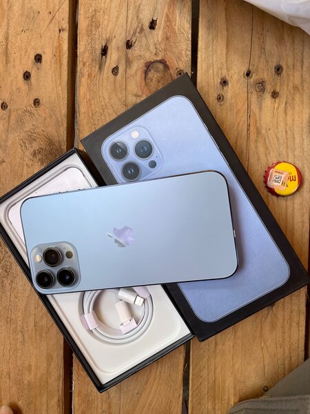 UK USED IPHONE 13 pro max 256Gb factory unlocked