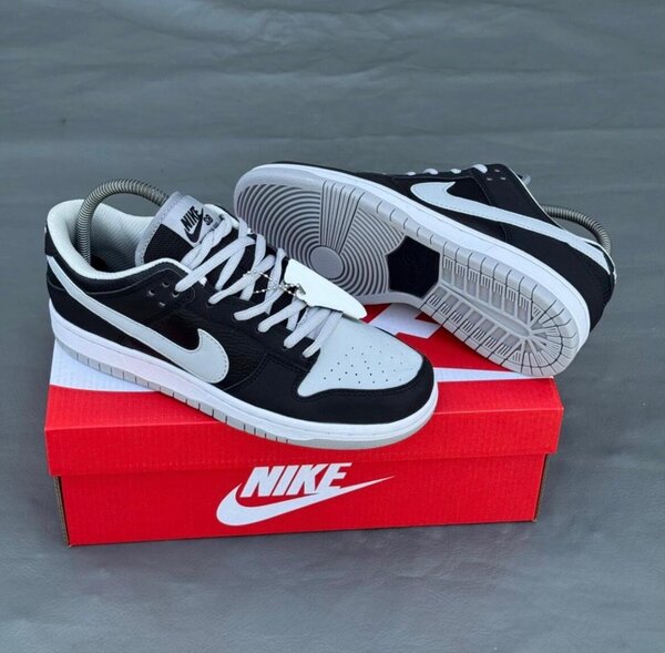 Nike Dunk Low Gris et Noir