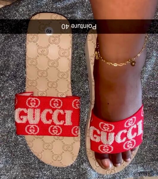 Sandales Gucci rouges élégantes