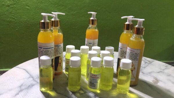 Eau pour les odeurs corporelles et gommage du corps