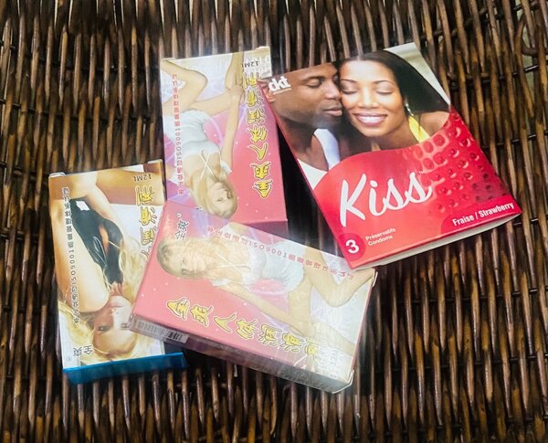 3 Préservatifs + 3 lubrifiants