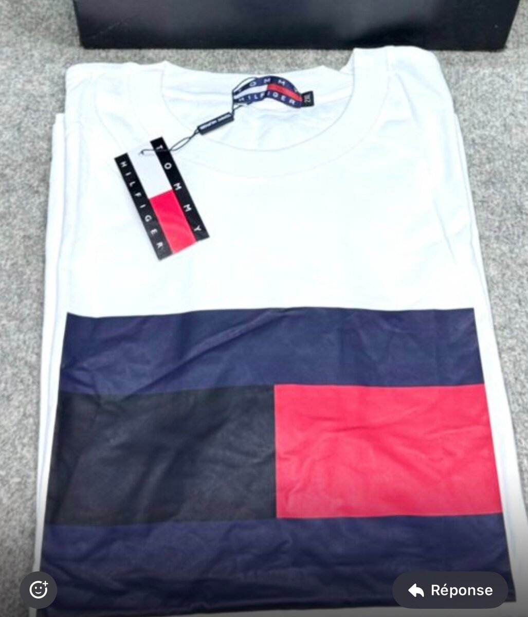 T-shirt logo stylisé