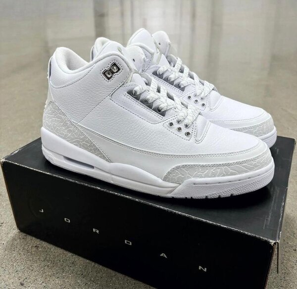 Baskets Jordan blanches