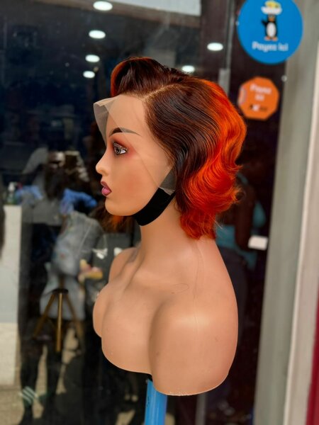 Perruques élégantes en dentelle