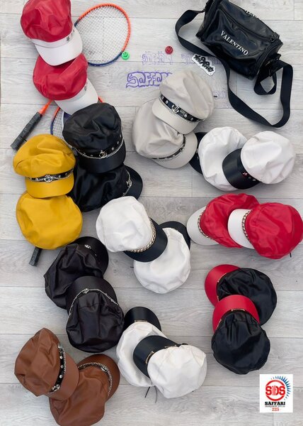 Casquettes élégantes en cuir