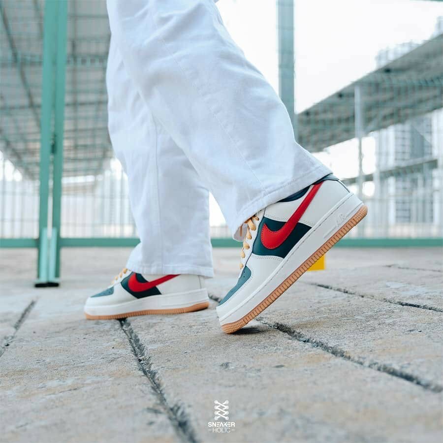 NIKE AIRFORCE CLASSIC