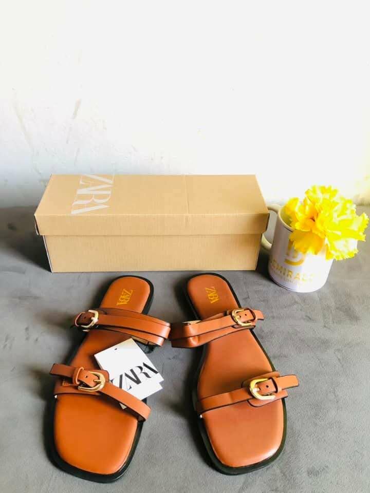 Sandales Zara avec coffret
