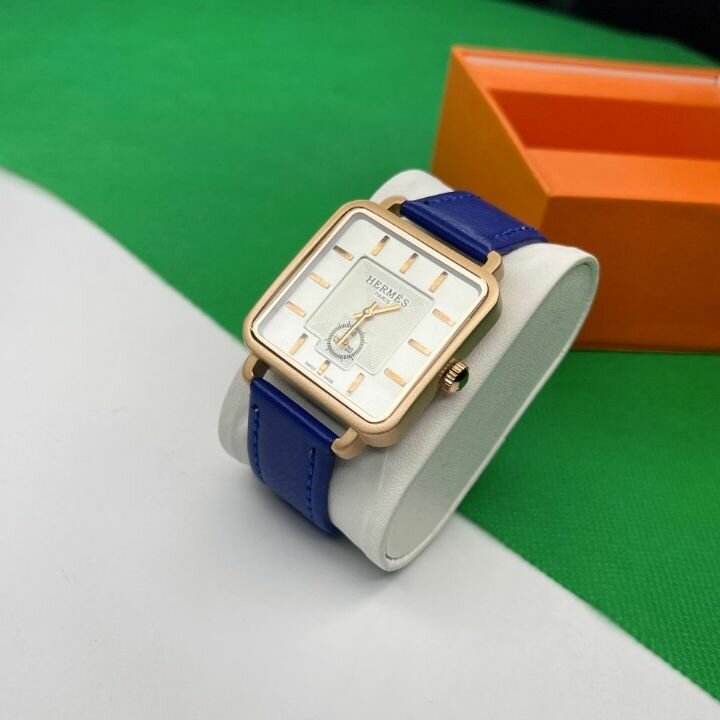 Montre carré Hermès