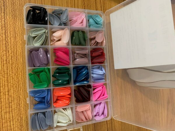 Ensemble de Faux Ongles Colorés