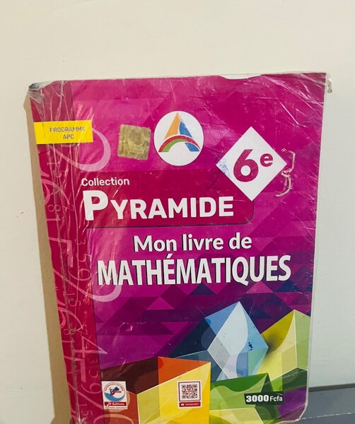 Livre de Mathématiques 6e Pyramide