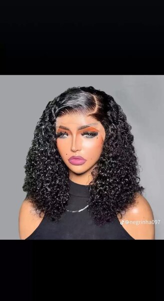 Perruque bouclée naturelle