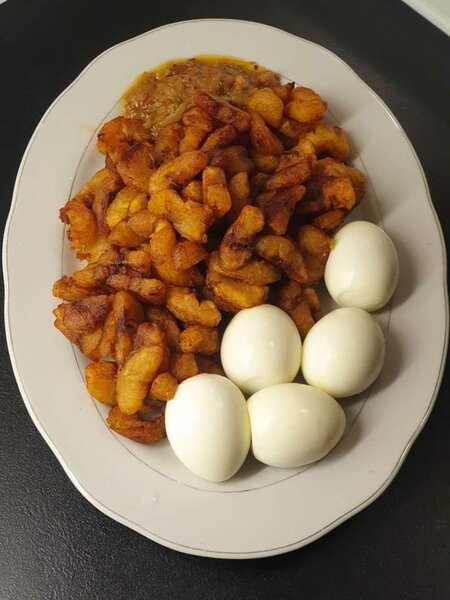 Beignets de Plantain avec Œufs