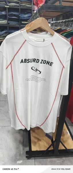 T-shirt "Absurd Zone" unisexe