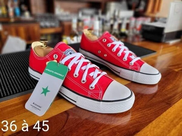 Baskets rouges classiques unisexes