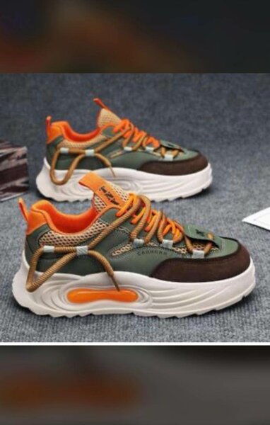 Baskets de sport colorées