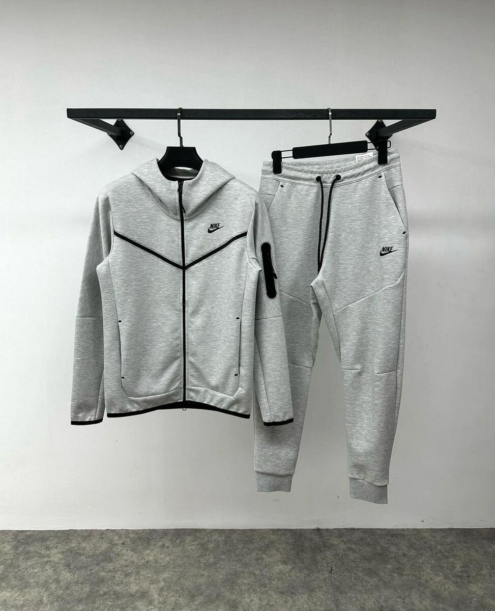 UNISEX NIKE TRACKSUIT