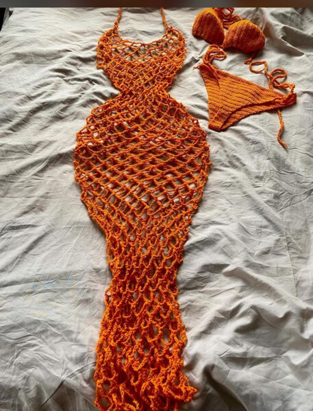 Robe en crochet et bikini