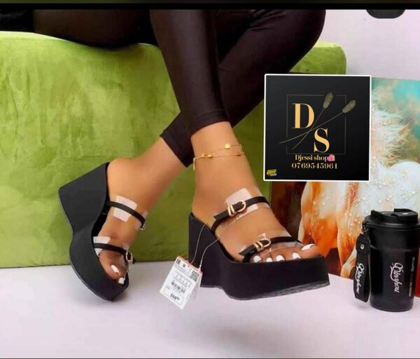 Sandales compensées tendance