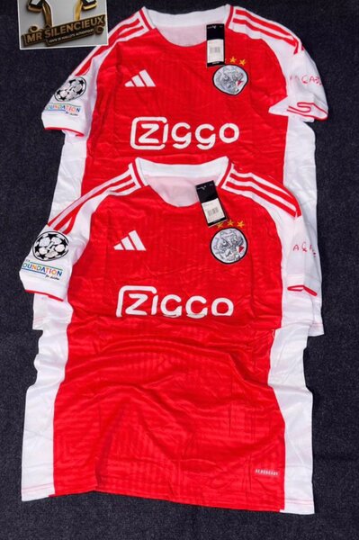 Maillot de football rouge blanc