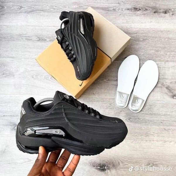 Baskets Noires Modernes