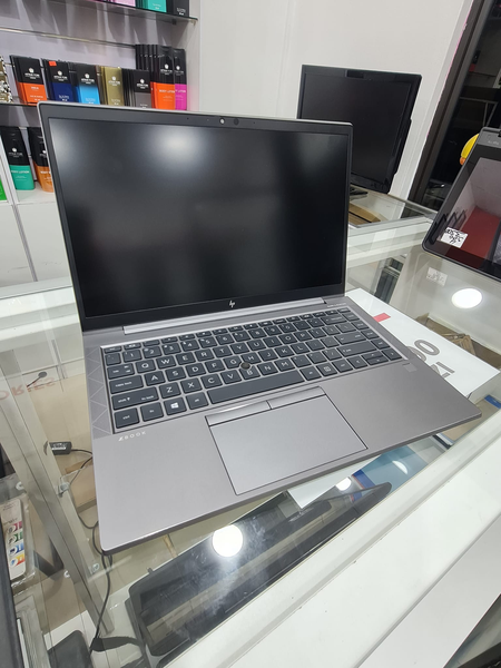 HP ZBOOK FIREFLY 14 G8 MOBILE WORKSTATION PC