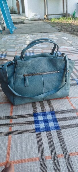 Sac à main bleu en cuir
