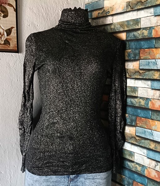 Turtleneck black, shiny
