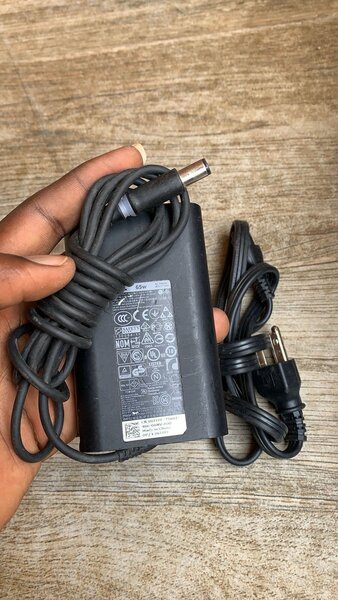 DELL CHARGER [BIG PIN ]