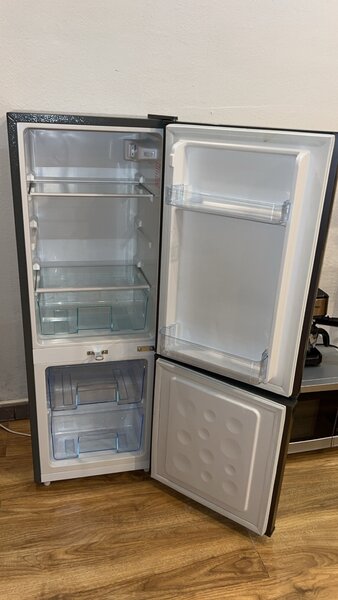 Réfrigérateur moderne éco-énergétique