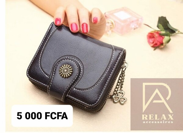 Portefeuille femme noir avec pendentif