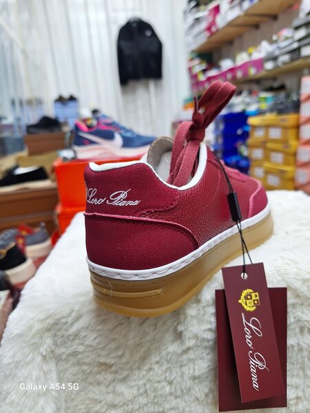 Женская обувь