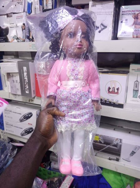 Poupée africaine durable et très solide disponible