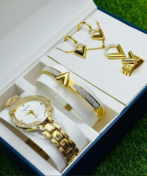 Coffret Montre et Bijoux Doré