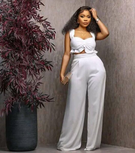 Combinaison élégante femme